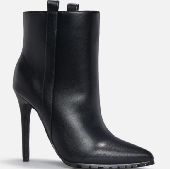 Pull-On booties - Picture 1 of 3